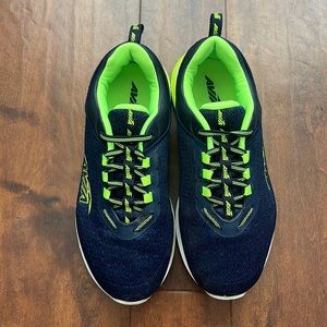 Boys Avia slip-on sneakers